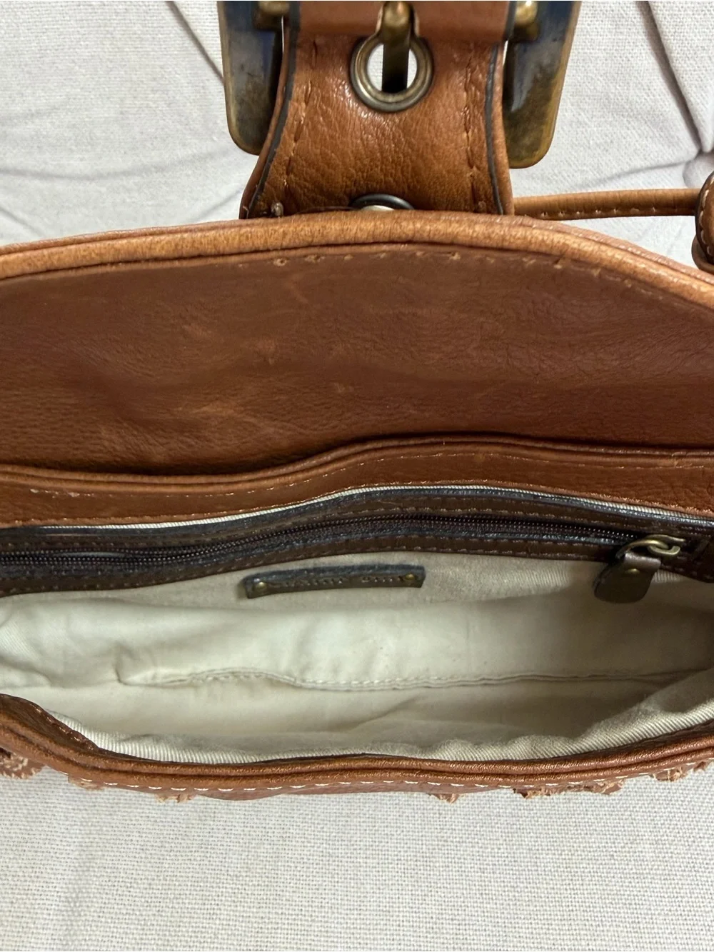Gianni Bini Brown Leather Hobo Shoulder Bag Brass Hardware Purse